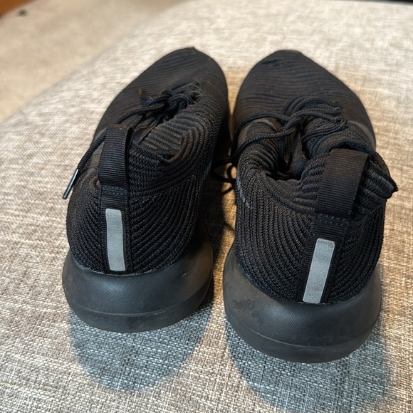 Nike Black Athletic Shoes - Picture 2 of 9